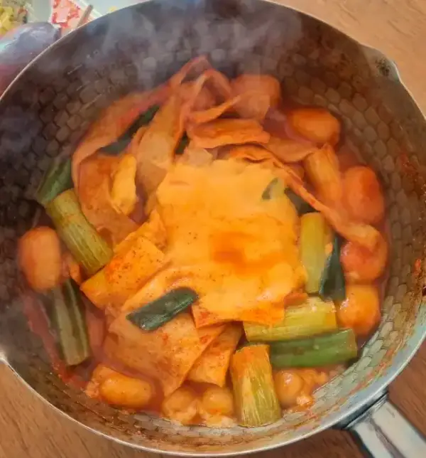 석관동 치즈 떡볶이 완성본